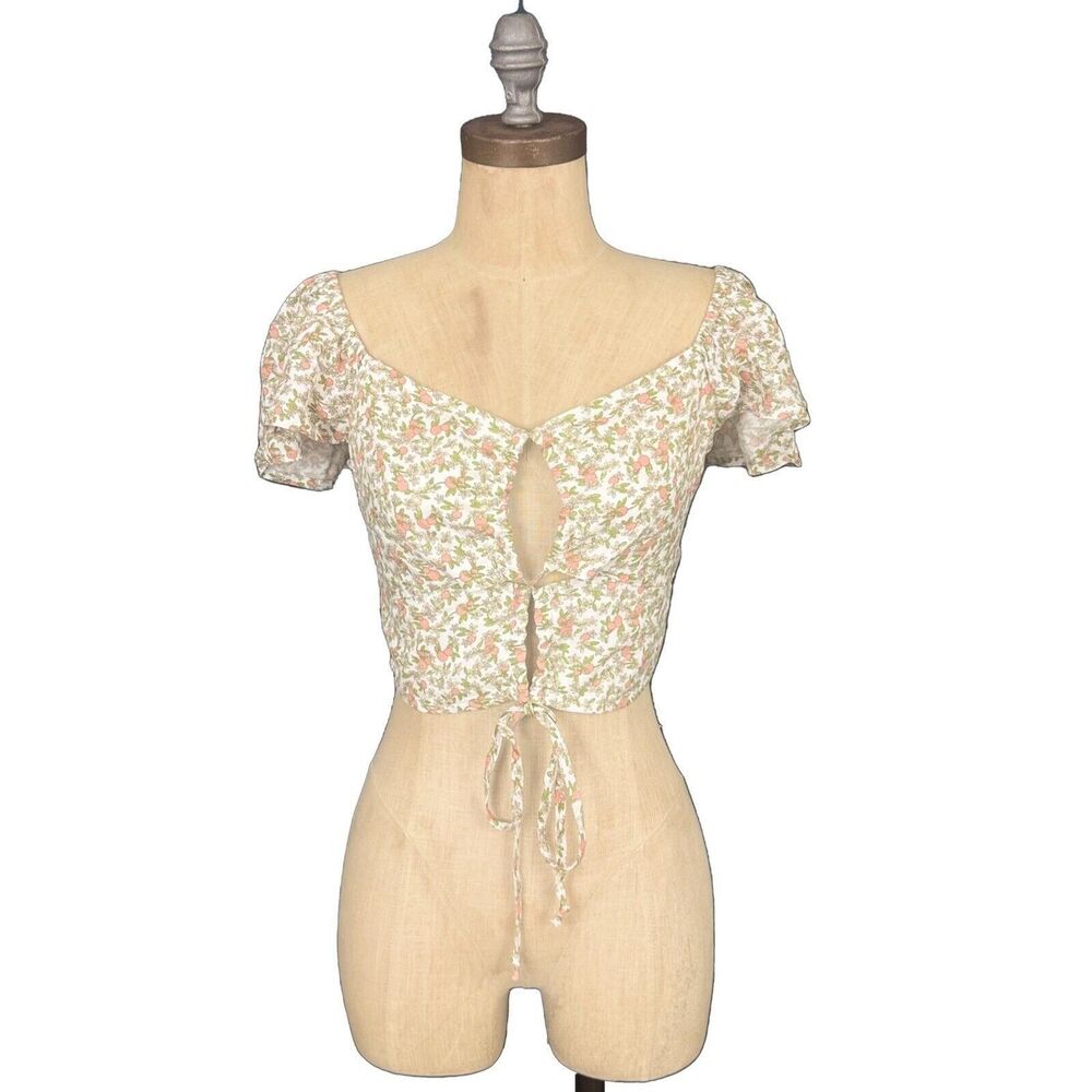 AMERICAN EAGLE Floral Crop Top M Tie Front Short Sleeve Cute Cottagecore NEW B30